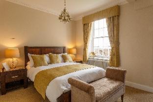 Ramsden Heath Bed & Breakfast | B&B Downham Hall