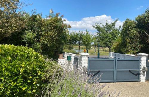 Magny-le-Hongre Bed & Breakfast | B&B en face du golf et de DISNEY