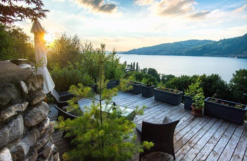 Krattigen Bed & Breakfast | B&B Haussener