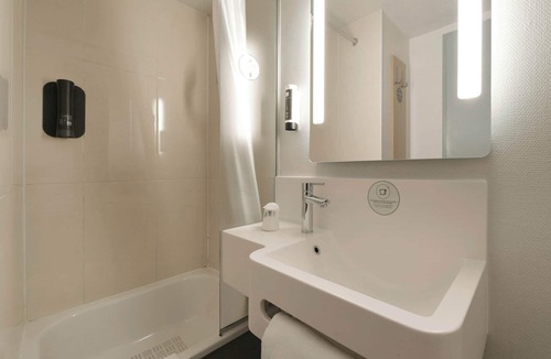 Valframbert Hotel | B&B HOTEL Alençon Nord