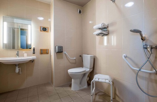 Argonay Hotel | B&B HOTEL Annecy Argonay