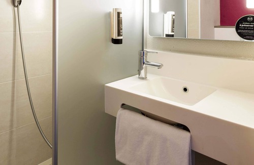 Castres Hotel | B&B HOTEL Castres Centre Gambetta