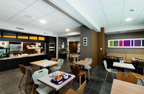 Castres Hotel | B&B HOTEL Castres Centre Gambetta