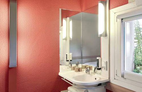Cergy Hotel | B&B Hotel Cergy Pierrelaye