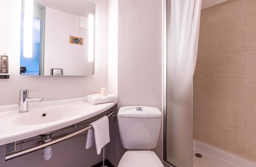 Chambery Hotel | B&B HOTEL Chambéry La Cassine