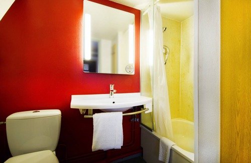 Le Coudray Hotel | B&B HOTEL CHARTRES Le Forum (1)