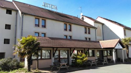 Chatellerault Hotel | B&B HOTEL Chatellerault