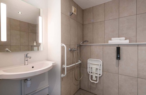 Cholet Hotel | B&B HOTEL Cholet Nord