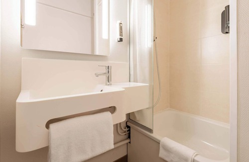 Cuincy Hotel | B&B HOTEL Douai Parc des Expos Cuincy