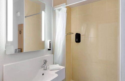 Dunkerque Centre Hotel | B&B HOTEL Dunkerque Centre Gare