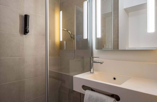 Amphion-les-Bains Hotel | B&B HOTEL Evian Publier