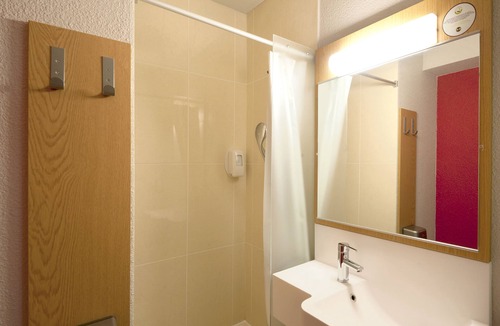 Secteur 6 Hotel | B&B HOTEL Grenoble Centre Alpexpo