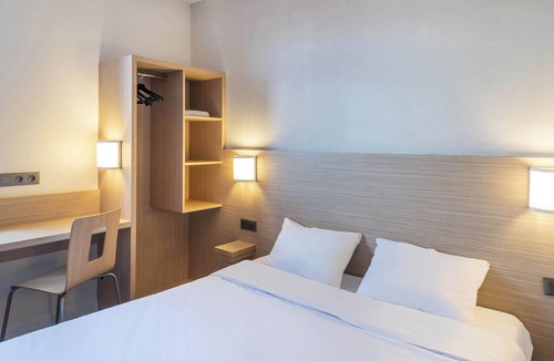 Laval Hotel | B&B HOTEL Laval Ouest