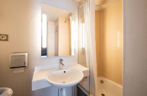 Seclin Hotel | B&B HOTEL Lille Seclin Unexpo