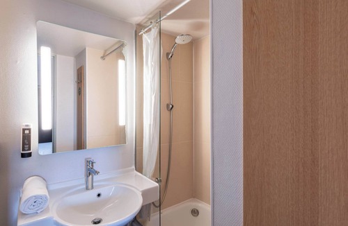 Seclin Hotel | B&B HOTEL Lille Seclin Unexpo