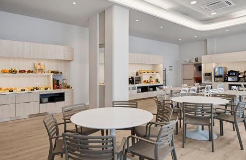 Viana Hotel | B&B HOTEL Logroño Las Cañas