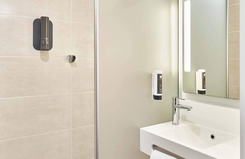 Quartier Atlantis Hotel | B&B HOTEL MASSY Gare TGV