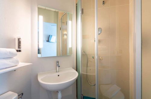 Les Tourrettes Hotel | B&B HOTEL Montélimar Nord