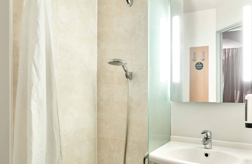 Linas Hotel | B&B HOTEL Montlhéry