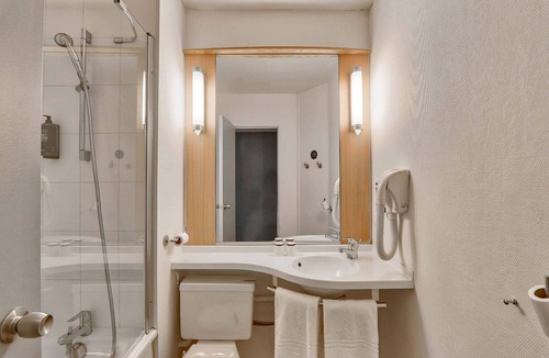 Montlucon Hotel | B&B HOTEL Montluçon Centre