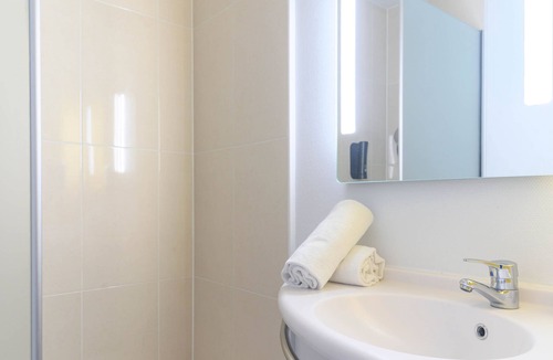 Cadereau Hotel | B&B HOTEL Nîmes Centre