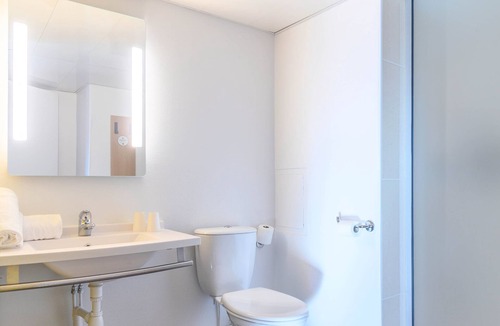 Cadereau Hotel | B&B HOTEL Nîmes Centre