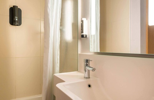 La Chapelle-sur-Erdre Hotel | B&B HOTEL Nantes Parc Expos La Chapelle