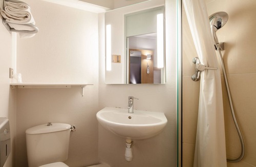 Quartier du Pont-de-Flandre Hotel | B&B HOTEL Paris Porte de la Villette