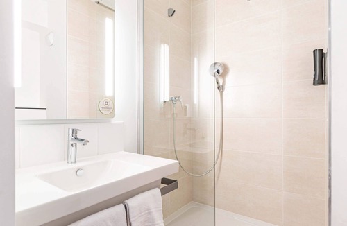 Biard Hotel | B&B HOTEL Poitiers Aéroport