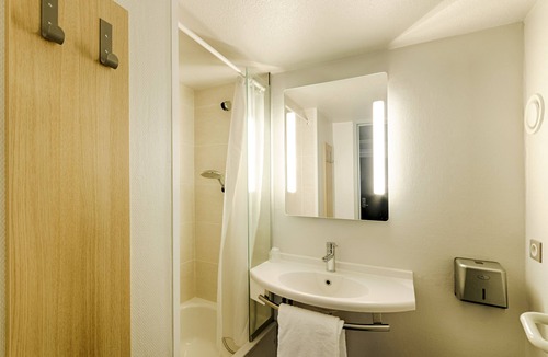 Le Grand-Quevilly Hotel | B&B HOTEL Rouen Parc des Expos Zénith