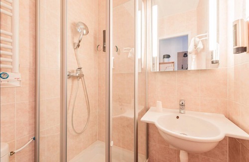 Holtzheim Hotel | B&B HOTEL Strasbourg Aéroport