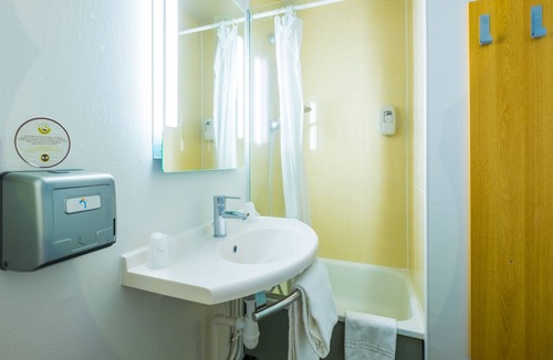Bourg-les-Valence Hotel | B&B HOTEL Valence Nord