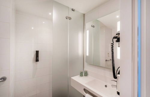 Ruemlang Hotel | B&B Hotel Zürich Airport Rümlang