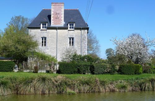 Saint-Maugan Bed & Breakfast | B&B L'Atelier du Presbytère