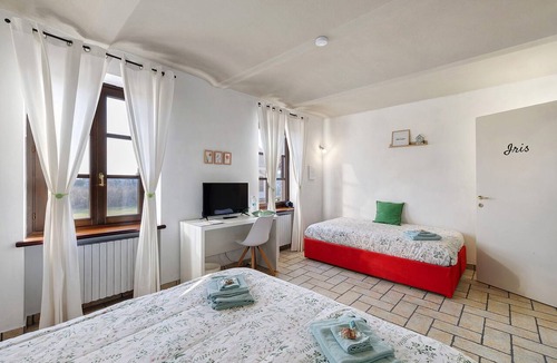 Tigliole Bed & Breakfast | B&B La Rugiada with Wi-Fi