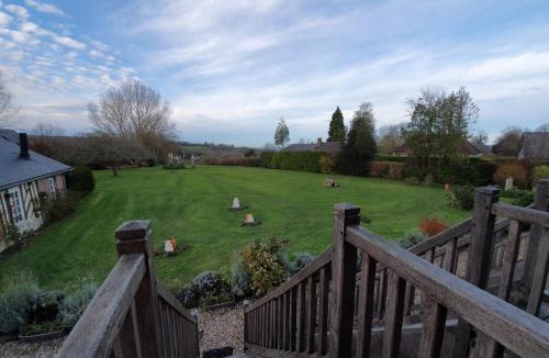 Saint-Pierre-Azif Bed & Breakfast | B&B - Le Clos aux Masques