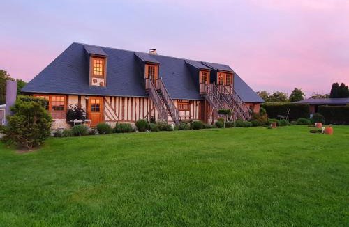 Saint-Pierre-Azif Bed & Breakfast | B&B - Le Clos aux Masques