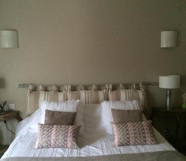 Vacquieres Bed & Breakfast | B&B Le Mas Des Chenes