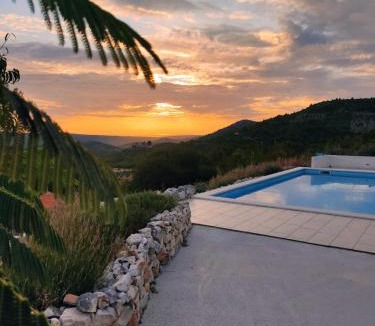 Blizna Donja Bed & Breakfast | B&B On The Rocks