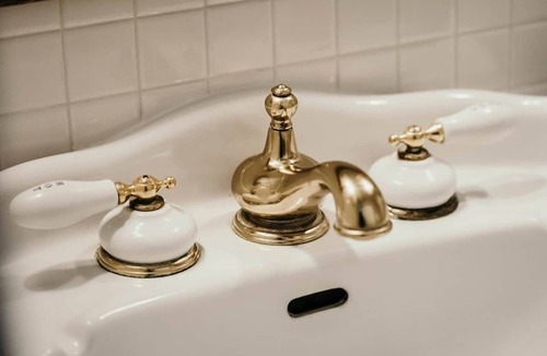 Elizabethtown Bed & Breakfast | B&B-River Views, Shawnee Getaway, Elizabeth Room