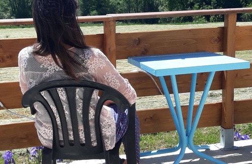 Target House | B&B room sings crystal