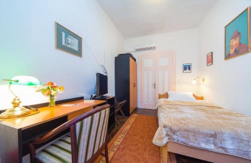 Pile Bed & Breakfast | B&B Sesame Inn