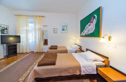 Pile Bed & Breakfast | B&B Sesame Inn