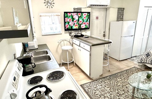 Juno Beach Apartment | B Casa Azul Minutes from Beach & Mall