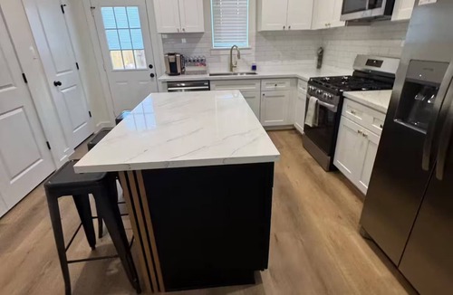 Northeast Houston House | B Houston Haven right in the heart of it!
