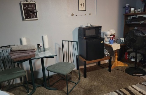 Ontario House | B's Cozy house