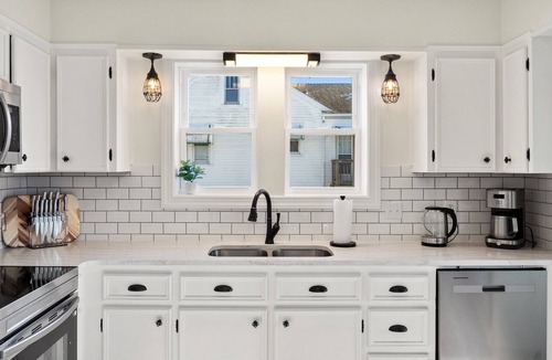 Shenandoah Cottage | B & W Cottage - Near Gem park
