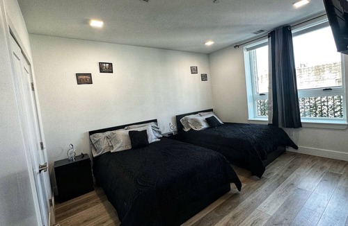 Guttenberg Apartment | B&W PARADISE