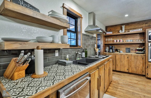 Abilene House | B-Well Rafter J Lodge: A Family Gathering Place
