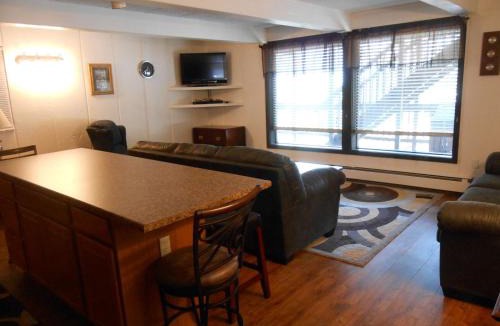 Glenwood Springs Apartment | B1